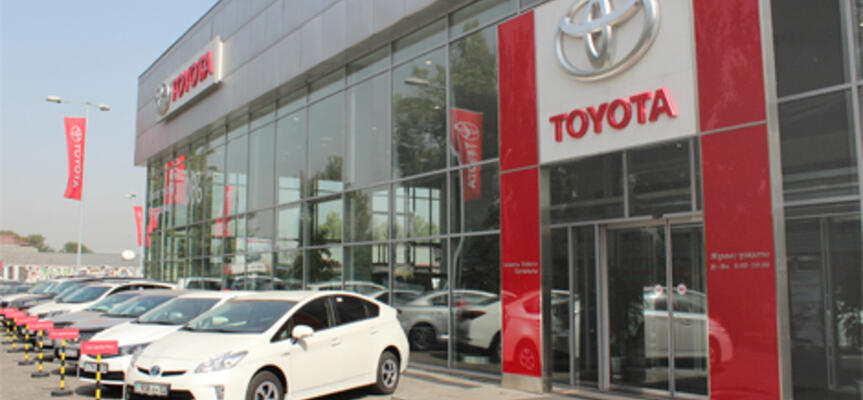 Тойота алматы. Автосалон Алматы Тойота. Автосалон Toyota в Ташкенте. Тойота Алматы салон.