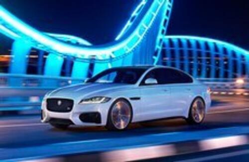 Новый Jaguar XF представили в Алматы