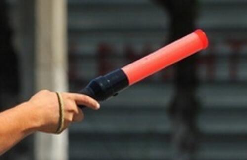 Полицейским могут вернуть жезлы