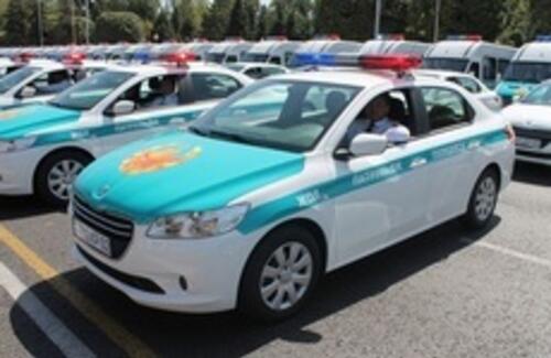 Полицейским Казахстана полностью запретили тонировку на машинах