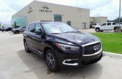 QX 60 со скидкой в 3 696 000 тг. + Подарок!