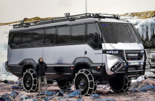 Первый в мире автобус-внедорожник создали в Украине