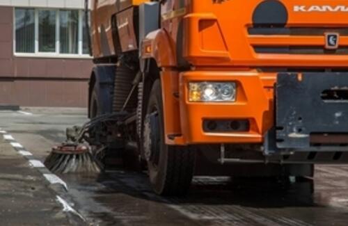 Мыть дороги шампунем начали в Казахстане