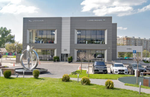 Открытие нового автоцентра JAGUAR LAND ROVER в Алматы
