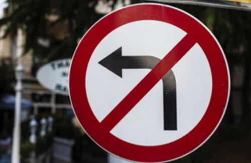 В Нур-Султане начали отменять левые повороты