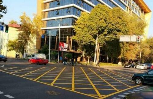 "Вафельной" разметки в Алматы станет еще больше