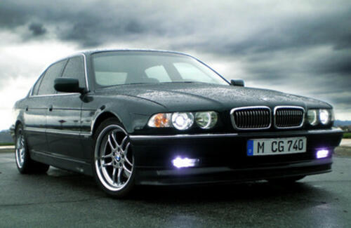 BMW стала самой аварийной маркой подержанных автомобилей